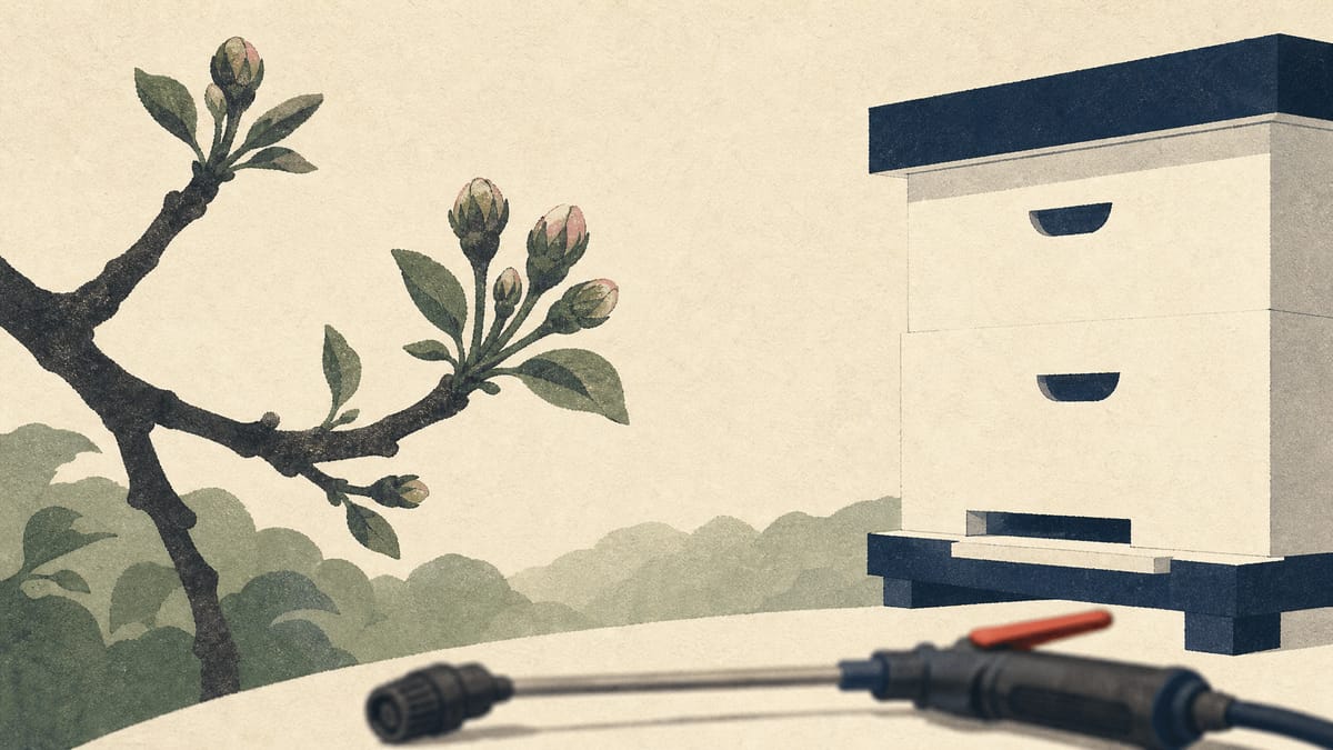 つぼみが開く前のりんごの枝と、巣箱の巣枠、果樹園の散布機のノズル。開花期間中の散布制限を示す